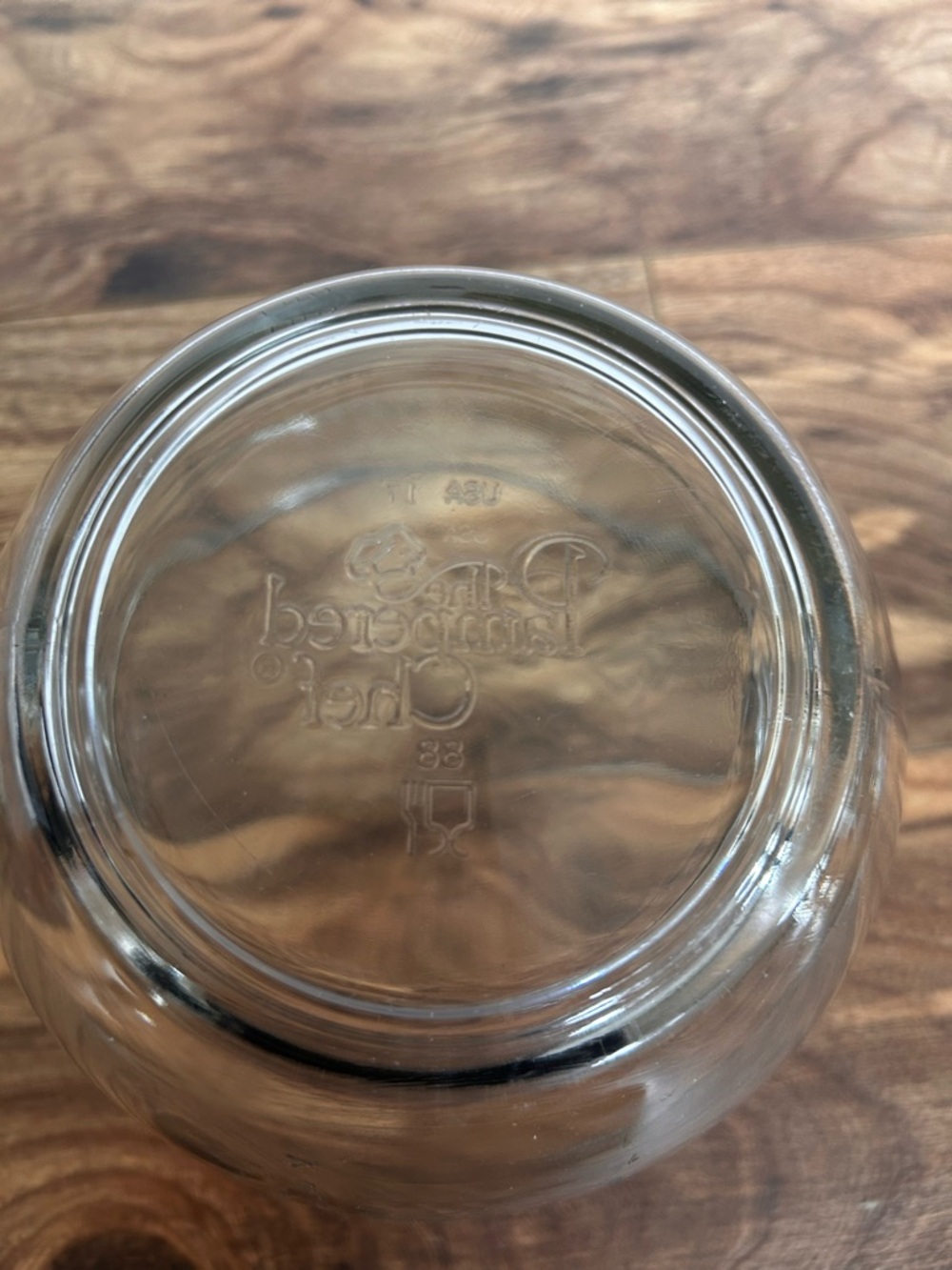 The Pampered Chef 8 Cup Glass Batter Measuring Bowl - Picture 2 of 4